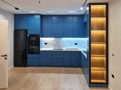 Kuzhine me lyerje, Projekt dhe Mobilim Kuzhine me lyerje, Projekt dhe Mobilim